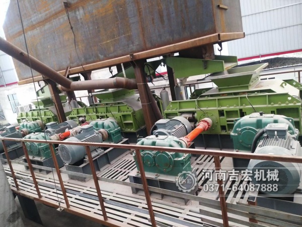 液壓對輥制砂機：全液壓控制,強力擠壓,從源頭實現(xiàn)低返料、高效益!